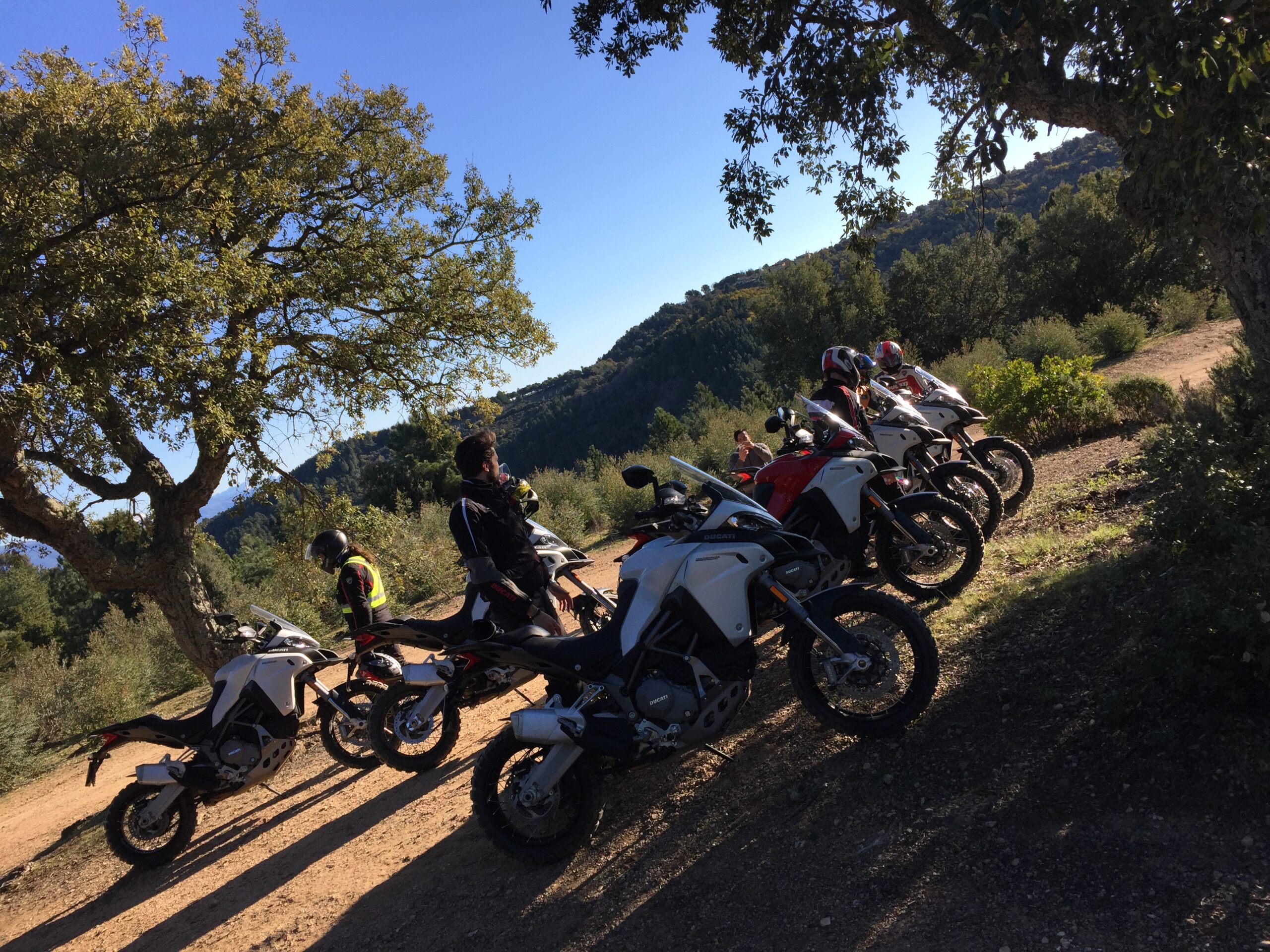 wycieczki i wyjazdy motocyklowe
